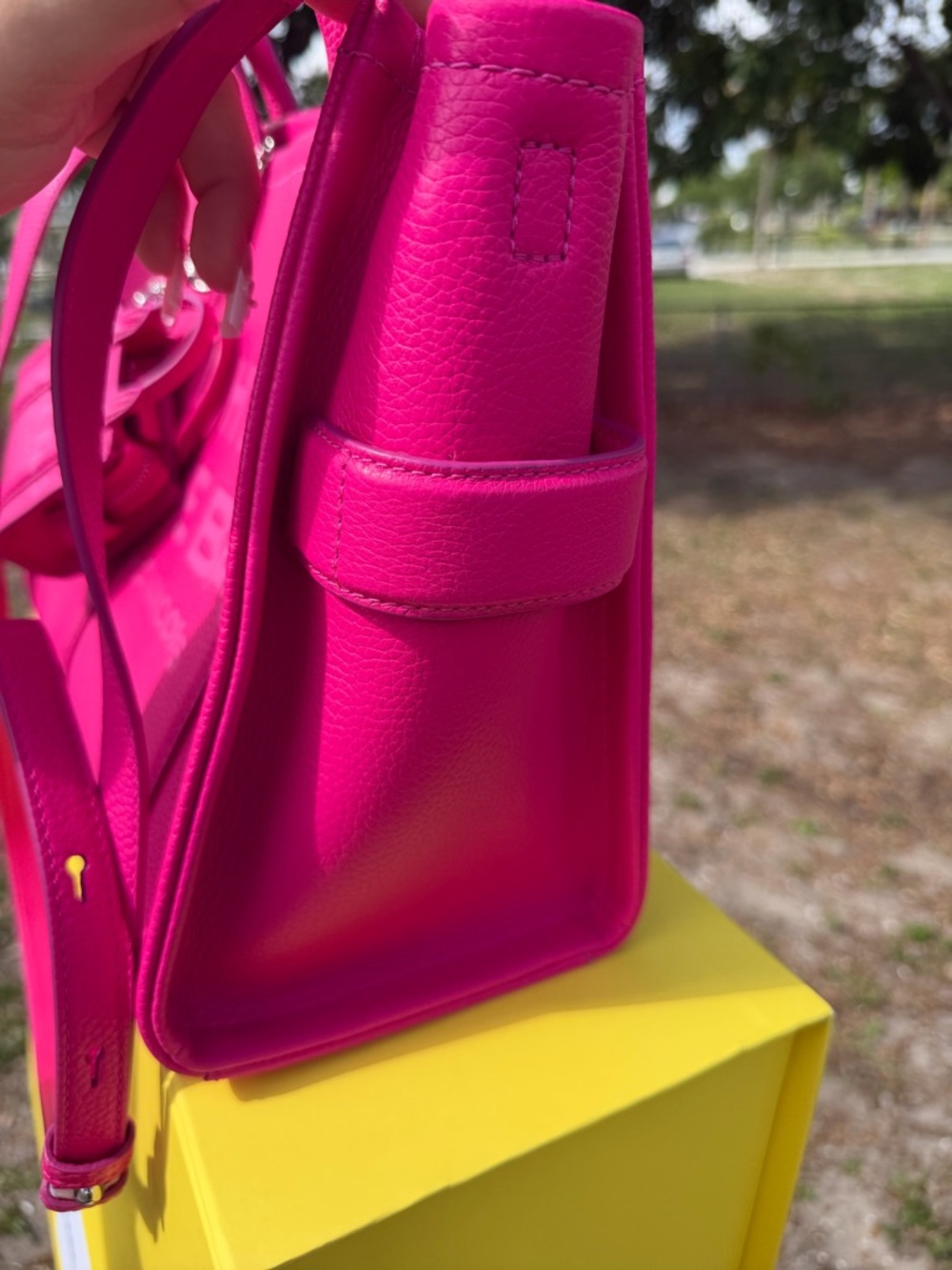 Marc Jacobs Hot Pink The Tote Bag Large Leather Tote with Removable Strap - Picture 5 of 12